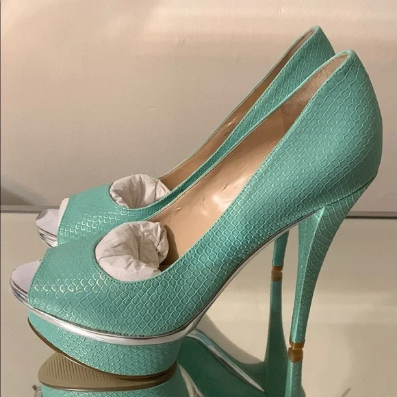 Enzo Angiolini Women's Green Peep Toe Heels - Picture 5 of 9